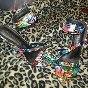 Size 9 Graffiti wrap around ankle heels